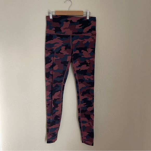 Lululemon Wunder Train High-Rise Tight 28". Size 8 - Picture 4 of 7